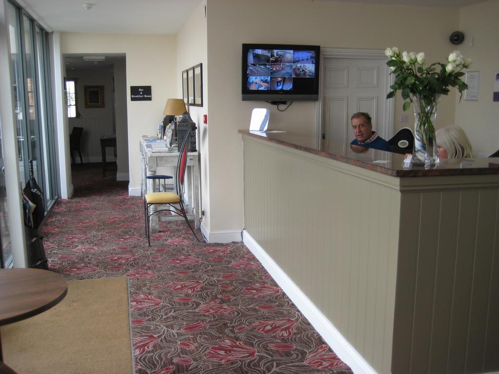 The Star And Garter Hotel 安德沃 外观 照片